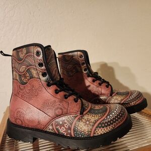 Beautiful Comfort boots rare New Custom Rare